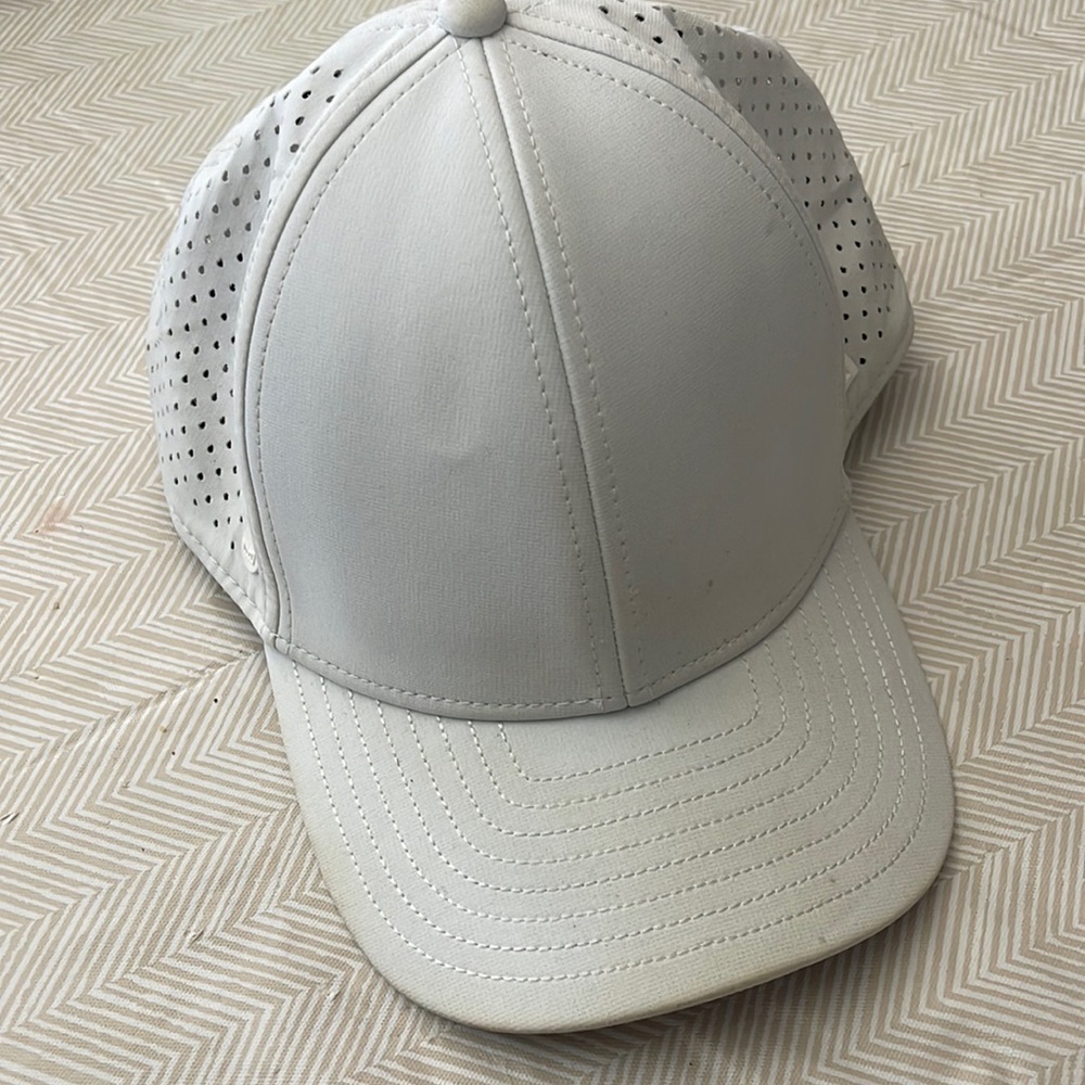 Melin A game hydro hat white classic fit 58cm